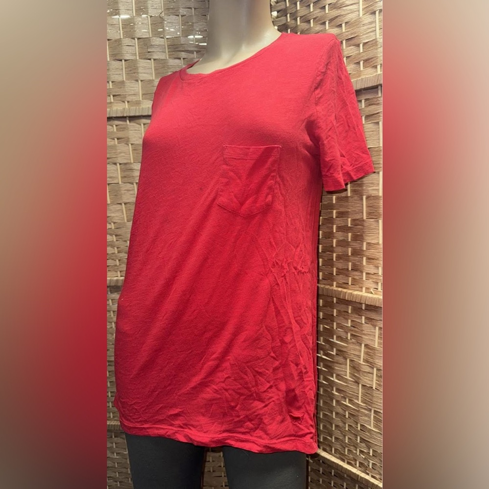 PINK Victoria's Secret Vibrant Red Tee